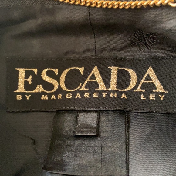 Escada jacket - Picture 5 of 9